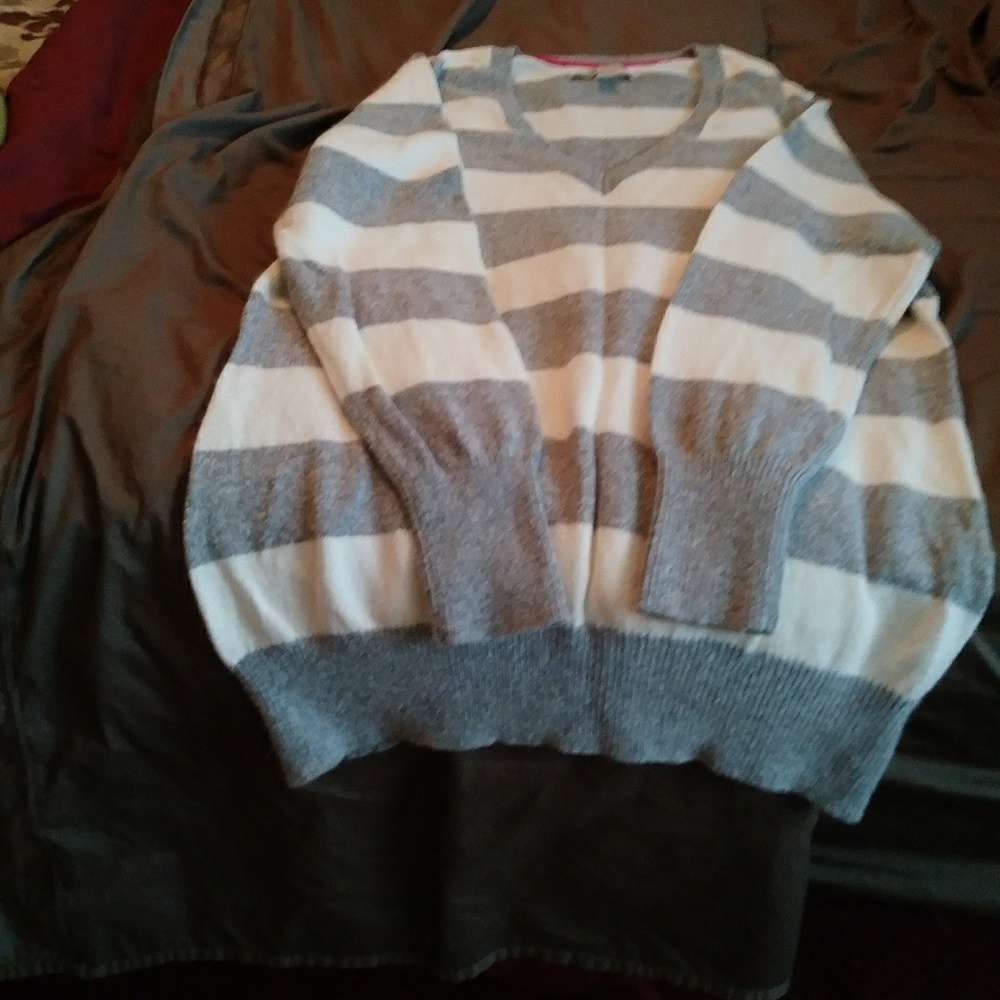 Ladies long sleeve sweater gray and white stripe